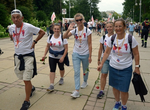 Pielgrzymka z diecezji radomskiej weszła na Jasną Górę