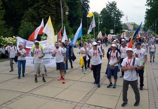 Pielgrzymka z diecezji radomskiej weszła na Jasną Górę