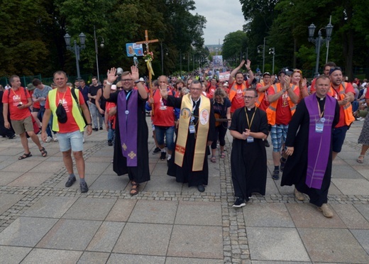 Pielgrzymka z diecezji radomskiej weszła na Jasną Górę