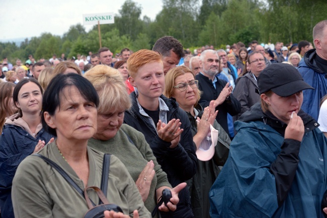 Pielgrzymka z diecezji radomskiej weszła na Jasną Górę