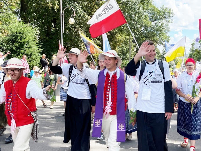 Powitanie 31. Pielgrzymki Diecezji Bielsko-Żywieckiej na Jasną Górę - grup z Wilamowic - 2022