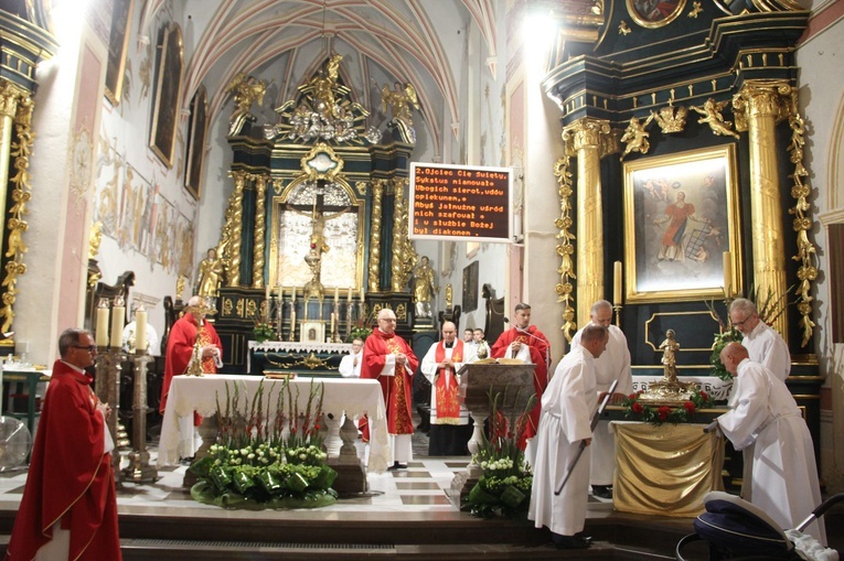 Wojnicz. Uroczyste wprowadzenie relikwii św. Wawrzyńca