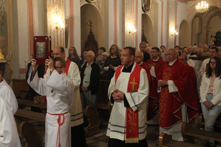 Wojnicz. Uroczyste wprowadzenie relikwii św. Wawrzyńca