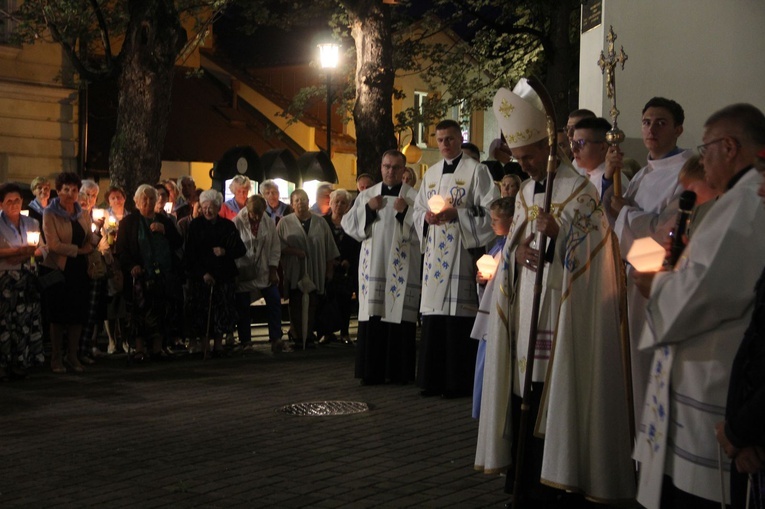 Brzesko. Poświęcenie kapliczki wynagradzającej