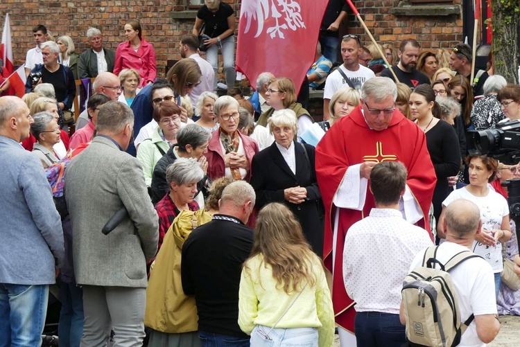 81. rocznica śmierci św. Maksymiliana w Oświęcimiu - pielgrzymka i Msza św. przy Bloku Śmierci