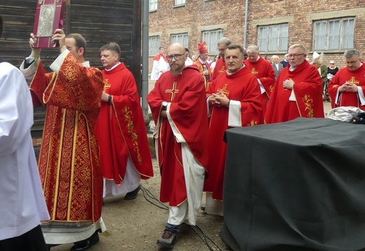 81. rocznica śmierci św. Maksymiliana w Oświęcimiu - pielgrzymka i Msza św. przy Bloku Śmierci