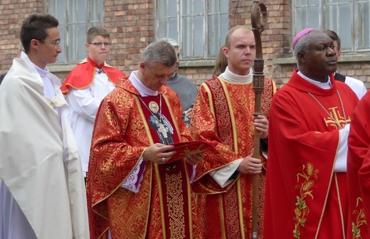 81. rocznica śmierci św. Maksymiliana w Oświęcimiu - pielgrzymka i Msza św. przy Bloku Śmierci