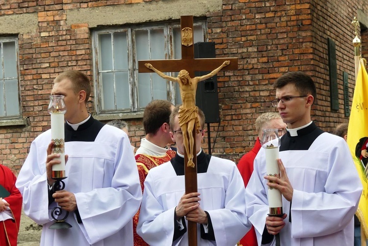 81. rocznica śmierci św. Maksymiliana w Oświęcimiu - pielgrzymka i Msza św. przy Bloku Śmierci