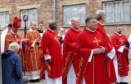 81. rocznica śmierci św. Maksymiliana w Oświęcimiu - pielgrzymka i Msza św. przy Bloku Śmierci