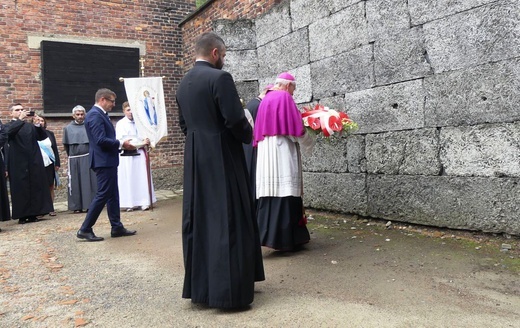 81. rocznica śmierci św. Maksymiliana w Oświęcimiu - pielgrzymka i Msza św. przy Bloku Śmierci