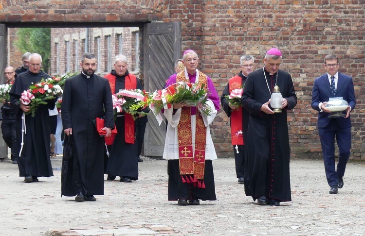 81. rocznica śmierci św. Maksymiliana w Oświęcimiu - pielgrzymka i Msza św. przy Bloku Śmierci