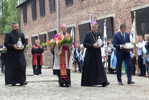 81. rocznica śmierci św. Maksymiliana w Oświęcimiu - pielgrzymka i Msza św. przy Bloku Śmierci