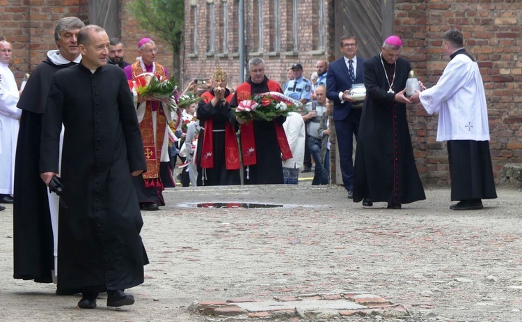 81. rocznica śmierci św. Maksymiliana w Oświęcimiu - pielgrzymka i Msza św. przy Bloku Śmierci