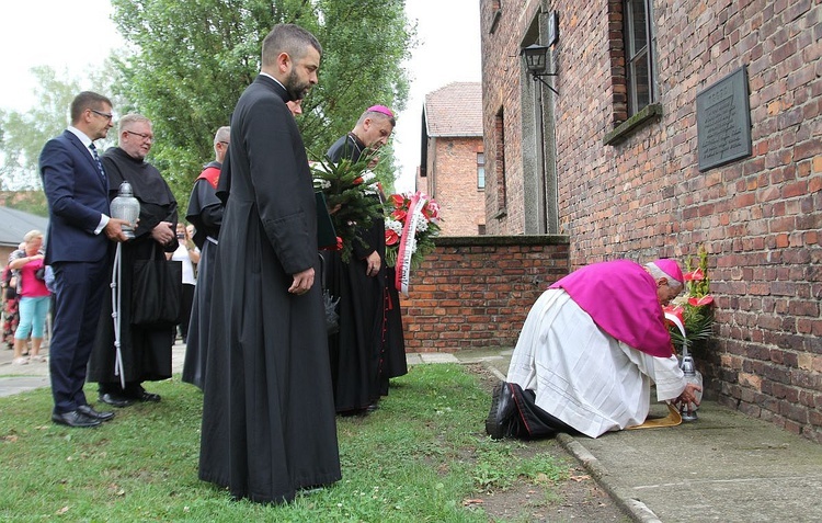 81. rocznica śmierci św. Maksymiliana w Oświęcimiu - pielgrzymka i Msza św. przy Bloku Śmierci