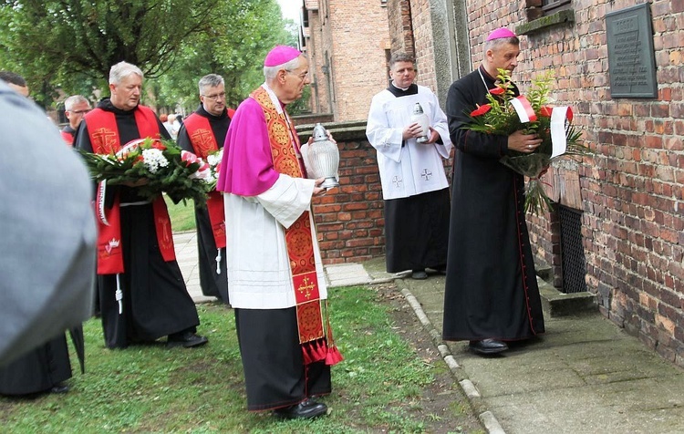 81. rocznica śmierci św. Maksymiliana w Oświęcimiu - pielgrzymka i Msza św. przy Bloku Śmierci