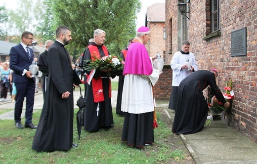 81. rocznica śmierci św. Maksymiliana w Oświęcimiu - pielgrzymka i Msza św. przy Bloku Śmierci