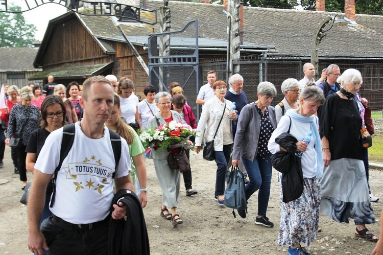 81. rocznica śmierci św. Maksymiliana w Oświęcimiu - pielgrzymka i Msza św. przy Bloku Śmierci