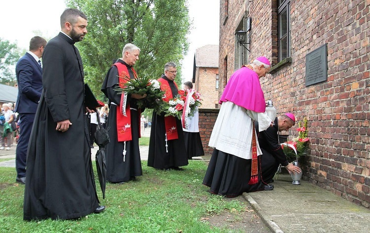 81. rocznica śmierci św. Maksymiliana w Oświęcimiu - pielgrzymka i Msza św. przy Bloku Śmierci