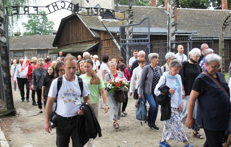 81. rocznica śmierci św. Maksymiliana w Oświęcimiu - pielgrzymka i Msza św. przy Bloku Śmierci