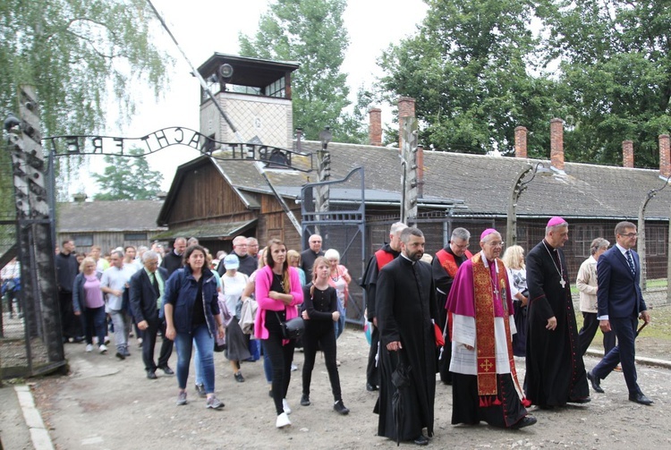 81. rocznica śmierci św. Maksymiliana w Oświęcimiu - pielgrzymka i Msza św. przy Bloku Śmierci