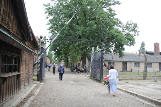 81. rocznica śmierci św. Maksymiliana w Oświęcimiu - pielgrzymka i Msza św. przy Bloku Śmierci