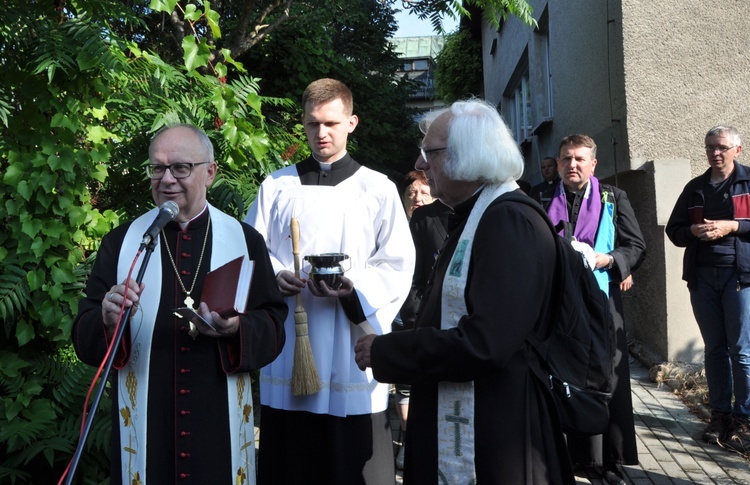 Bp Andrzej Czaja pobłogosławił 46. Pieszą Pielgrzymkę Opolską na Jasną Górę