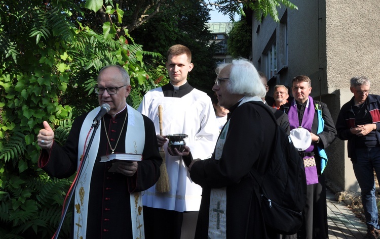 Bp Andrzej Czaja pobłogosławił 46. Pieszą Pielgrzymkę Opolską na Jasną Górę