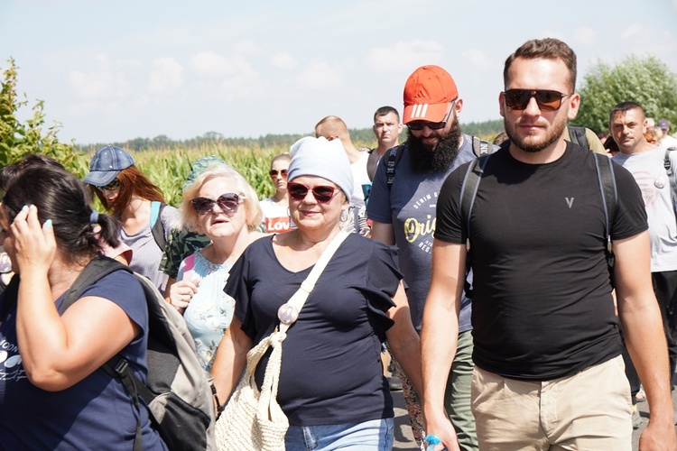 Uroczystość Wniebowzięcia NMP w Ligocie Książęcej z pielgrzymami z Namysłowa