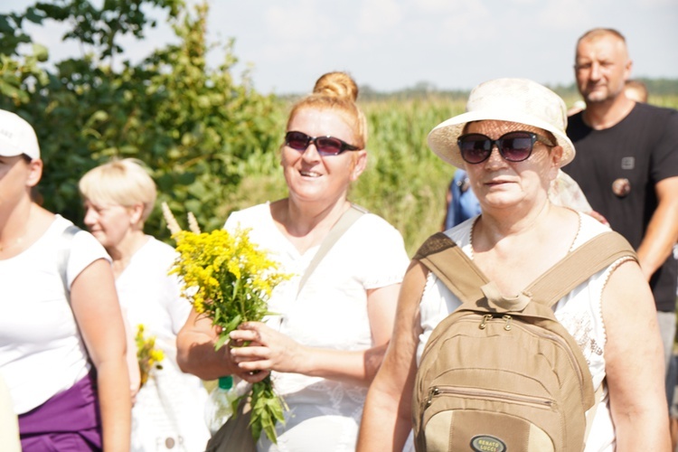 Uroczystość Wniebowzięcia NMP w Ligocie Książęcej z pielgrzymami z Namysłowa