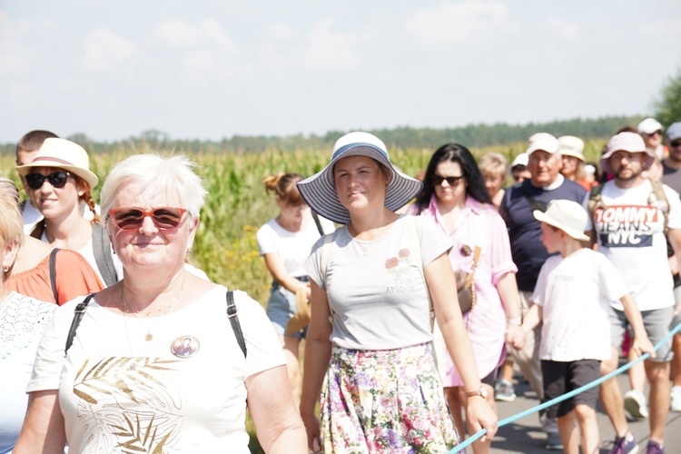 Uroczystość Wniebowzięcia NMP w Ligocie Książęcej z pielgrzymami z Namysłowa