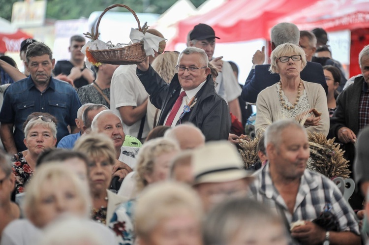 Rolnicy ze Strzegomia podziękowali za plony