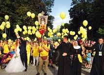 Nieważne, czy w deszczu, czy w słońcu – ważne,  że udało się dojść do celu.