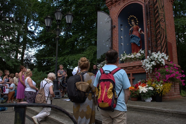 Pielgrzymka trzeźwości do sanktuarium Matki Bożej Brzemiennej