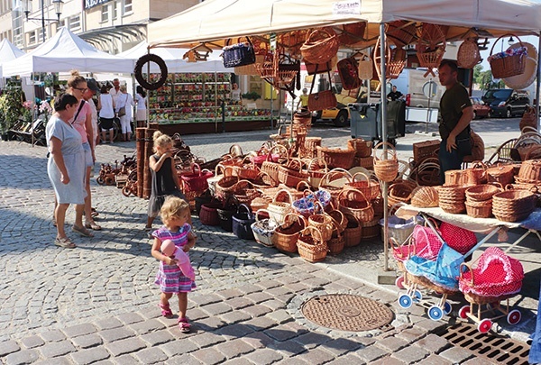 ▲	Jarmark produktów regionalnych to główny punkt wydarzenia.