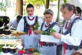 Ostatnie przygotowania przed wizytą konkursowej komisji.