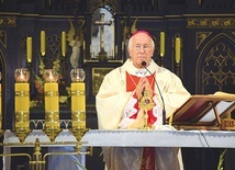 Mszy przewodniczył ordynariusz łowicki.