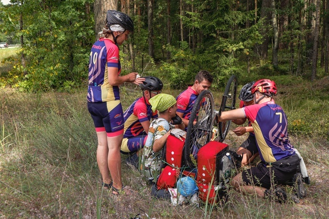 NINIWA Team w krainie reniferów i św. Mikołaja. Rowerzyści już za półmetkiem wyprawy na Nordkapp