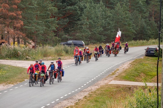 NINIWA Team w krainie reniferów i św. Mikołaja. Rowerzyści już za półmetkiem wyprawy na Nordkapp