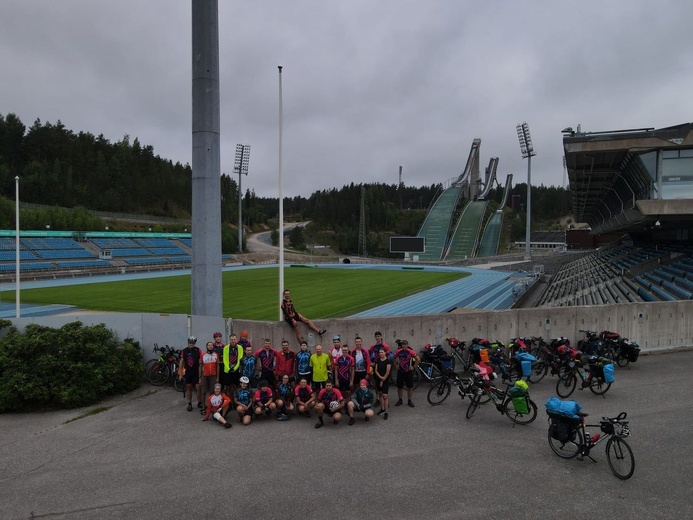 NINIWA Team w krainie reniferów i św. Mikołaja. Rowerzyści już za półmetkiem wyprawy na Nordkapp