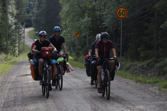 NINIWA Team w krainie reniferów i św. Mikołaja. Rowerzyści już za półmetkiem wyprawy na Nordkapp