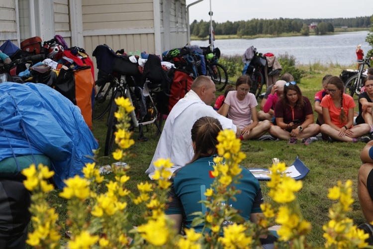 NINIWA Team w krainie reniferów i św. Mikołaja. Rowerzyści już za półmetkiem wyprawy na Nordkapp