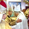 ▲	Now biskup potwierdził swą gotowość pomocy biskupowi diecezjalnemu. 