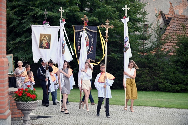 Wprowadzenie relikwii św. Floriana do kościoła w Osieku