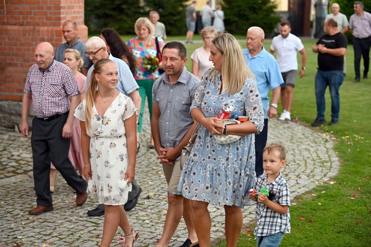 Wprowadzenie relikwii św. Floriana do kościoła w Osieku