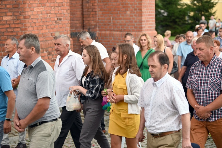 Wprowadzenie relikwii św. Floriana do kościoła w Osieku