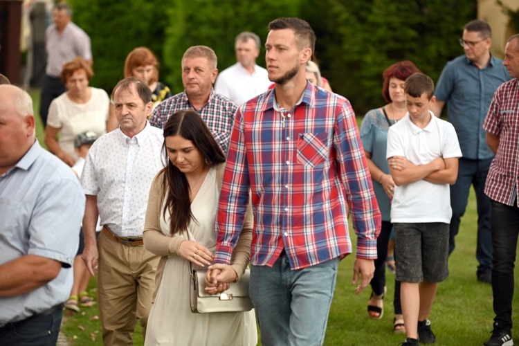 Wprowadzenie relikwii św. Floriana do kościoła w Osieku