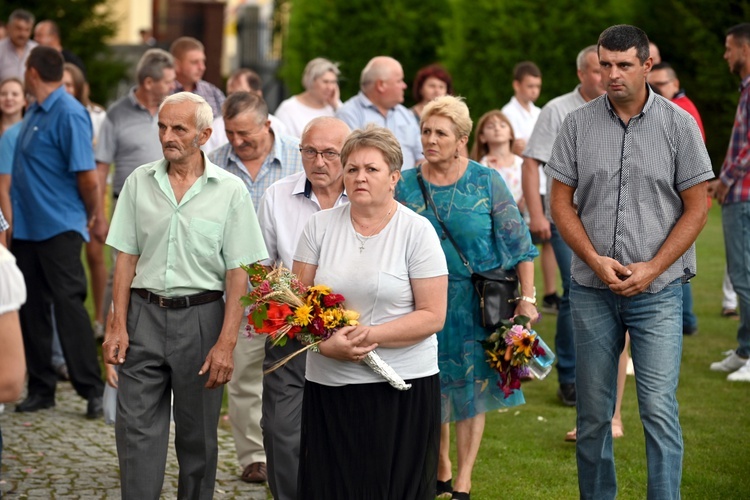 Wprowadzenie relikwii św. Floriana do kościoła w Osieku