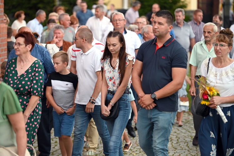 Wprowadzenie relikwii św. Floriana do kościoła w Osieku