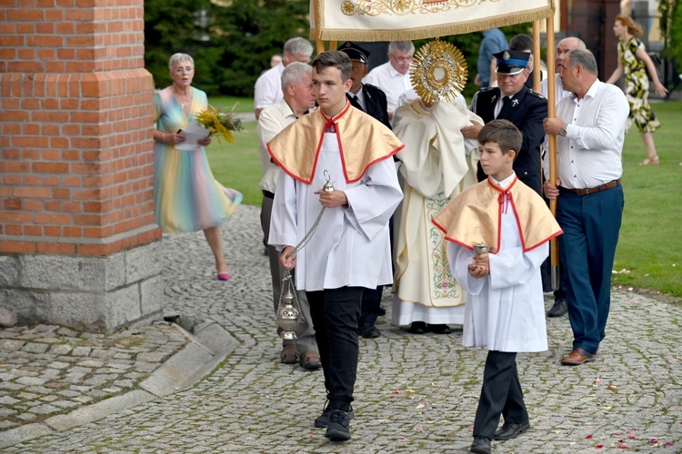 Wprowadzenie relikwii św. Floriana do kościoła w Osieku