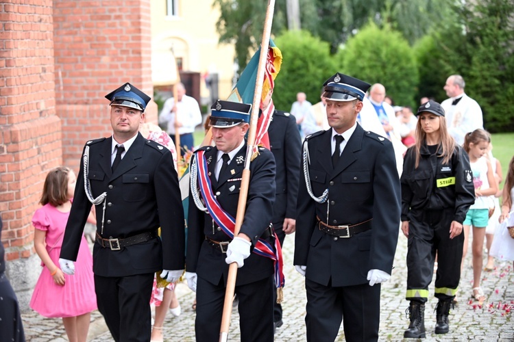 Wprowadzenie relikwii św. Floriana do kościoła w Osieku